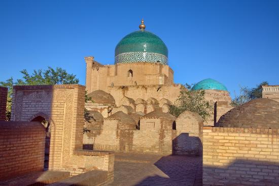 Pakhlavan Mahmoud Mausoleum
