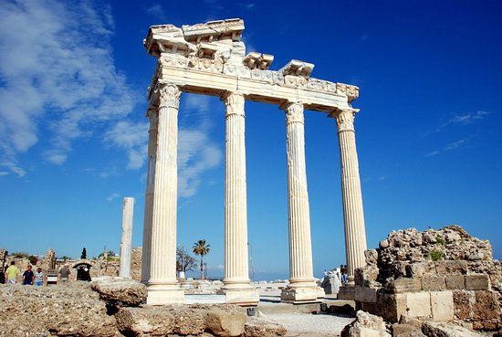 Apollon ja Athenan temppelit