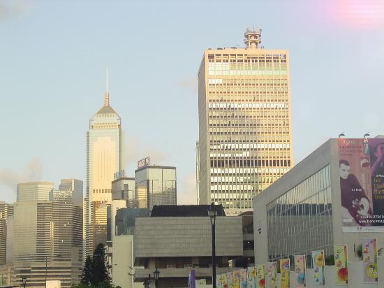 Central Plaza -pilvenpiirtäjä